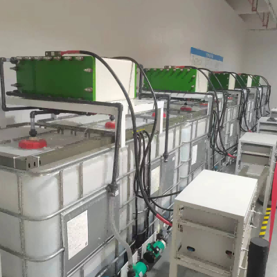 بطارية تدفق الفاناديوم REDOX بقدرة 50 كيلو وات / 200 كيلو وات في الساعة مع التكنولوجيا الأساسية الخاصة بها لتخزين الطاقة